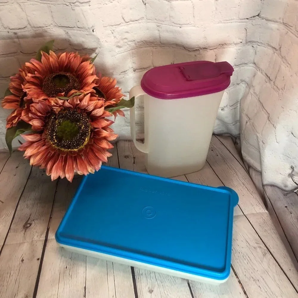 Tupperware Snack stor junior jr bacon keeper and 2qt refrigerater pitcher